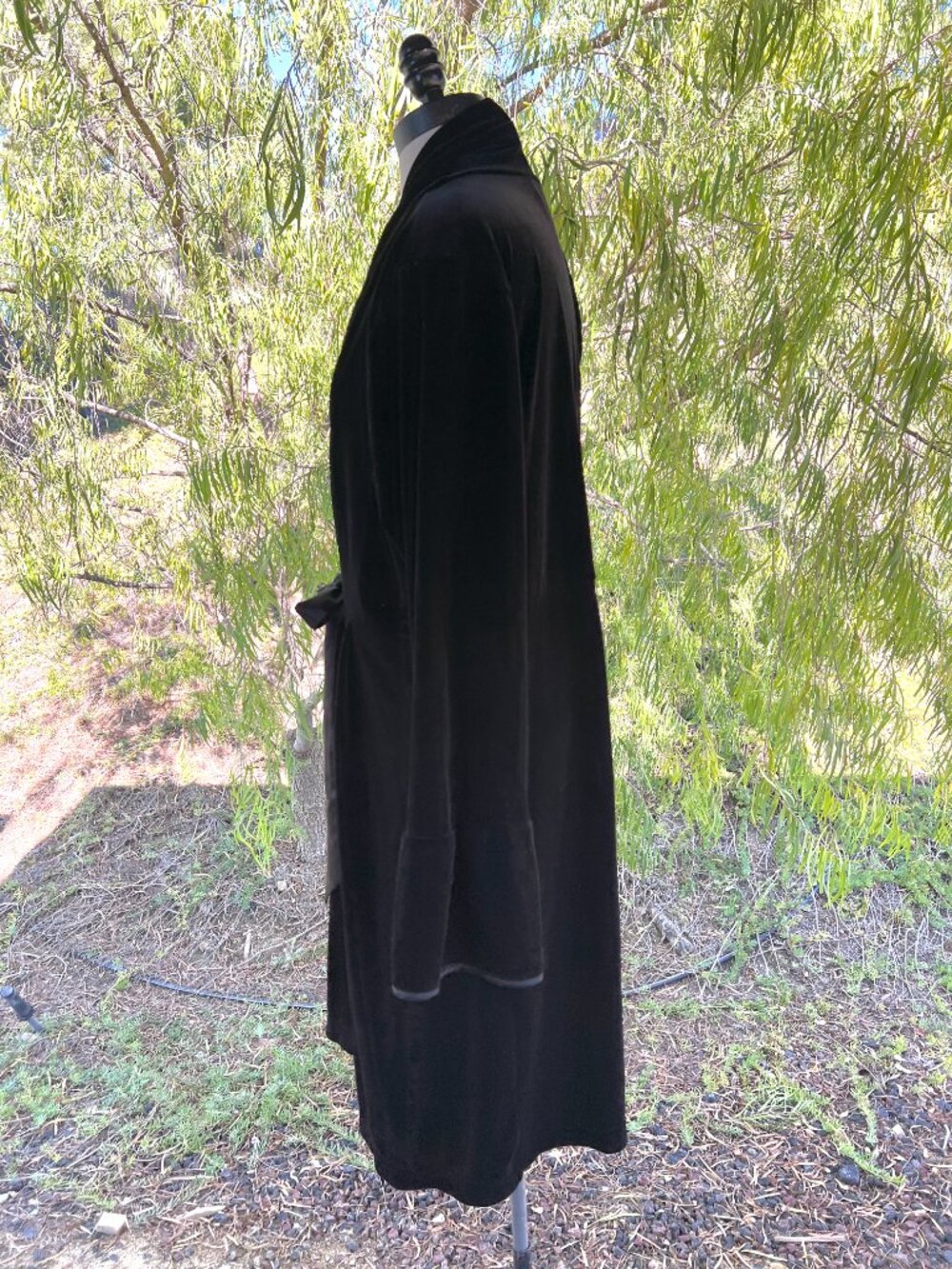 Soma Intimates Black Velvet Robe - Wrap Around - Flared Sleeves - Size Large - Picture 3 of 13